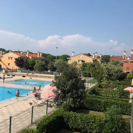 Cozy With Private Garden In Apartment Bibione